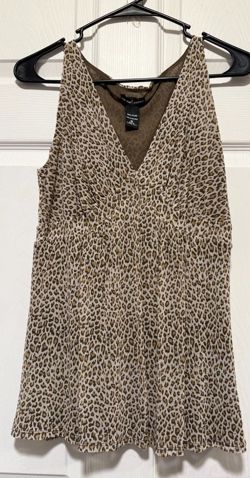 NEW YORK & CO Top Camisa M 8 Busto 32 Largo 27 Blanco Marrón Tostado Estampado Animal Foto 1 de 3