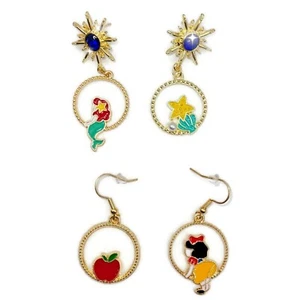 Adorable gold "DISNEY PRINCESS" The Little Mermaid & Snow White earrings. NEW - Picture 1 of 5
