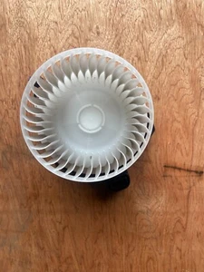 2016-2022 LEXUS RX450H RX 450H 3.5 HYBRID HEATER BLOWER FAN MOTOR - Picture 1 of 4