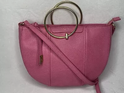 Bandolera Foley + Corinna Limelight City Crescent negra de cuero vegano Foto 1 de 4