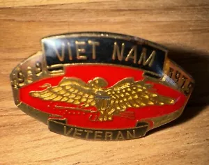 Vintage Viet Nam Veteran 1959 - 1979 Eagle Lapel Hat Pin Button - Picture 1 of 6