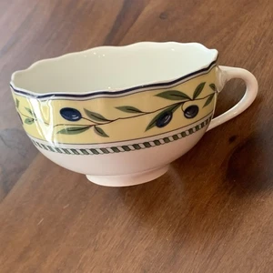 Wedgwood Tuscany Collection Teacup White Yellow Blue EUC - Picture 1 of 13