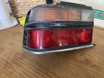 B378. 1986-1988 Acura Legend Taillight LH - Imagem 1 de 3