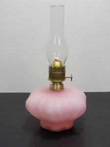 Consolidated Lamp Miniature Oil Lamp Pink Satin Artichoke Font Nutmeg Burner - Picture 1 of 8