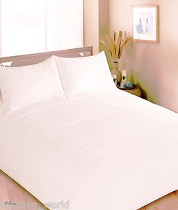 DOUBLE BED HILTON CREAM DUVET COVER SET PALE YELLOW SATIN STRIPE PLEATED LINES - Picture 1 of 3