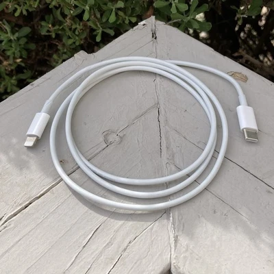 Apple Fast Charger Type C For iPhone Lightning Cable White Original - Image 1 of 4