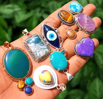 Juego de 10 anillos y colgantes Evil Eye & Mix de piedras preciosas enchapadas en plata de ley 925 Foto 1 de 4