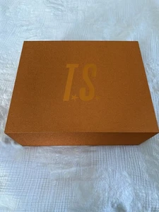 Taylor Swift The Life Of A Showgirl XS/SM Cardigan & CD Box Set In Hand NEW - Picture 1 of 3