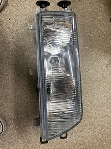 FITS TOYOTA CAMRY SV21 1987-1989 RIGHT HEADLIGHT BNIB RHF DRIVERS SIDE - Picture 1 of 4