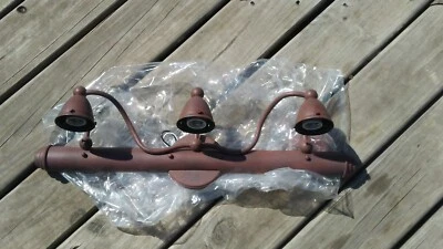 Thomas Lighting SL-7473-81 Soporte de baño de tres luces - Azulejo bronce **Sin vidrio** Foto 1 de 4