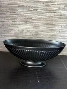 Jarrón vintage decorativo Wedgwood Etruria negro mate acanalado 32 cm - Imagen 1 de 15