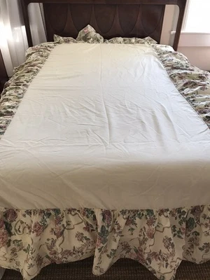 Falda de Cama Floral Rosa Croscill Cottagecore Talla Doble Polvo Volantes Rosa Crema De Colección Foto 1 de 4