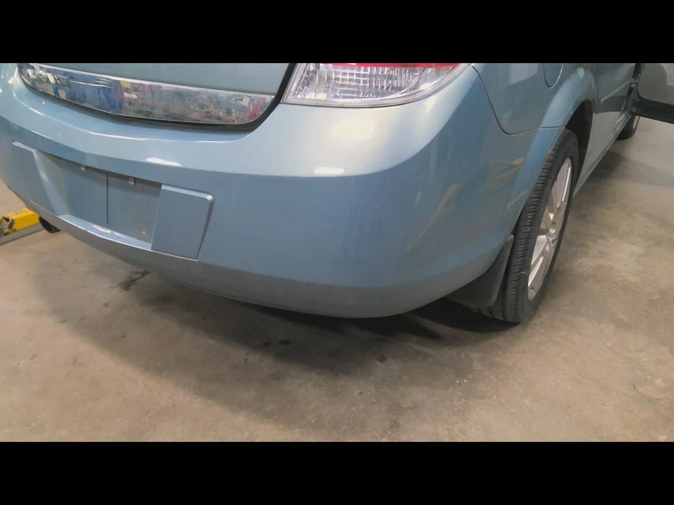 Used Rear Bumper Assembly Rear fits: 2007 Saturn Aura hybrid Rear Grade B — 第 1/4 张图片