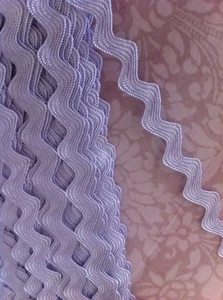 Ric Rac Braid Trim - 8mm Lilac Lavender Purple Pale Vintage Style - By The Meter - Picture 1 of 2