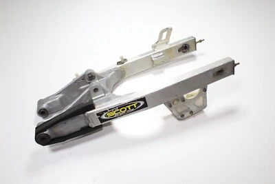 Suzuki RM80 RM85 1993 OEM basculante brazo oscilante montaje de suspensión 61000-0 M65 Foto 1 de 4