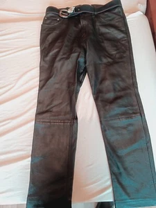 Lederhose lang, schwarz, super Teil mit schönem Gürtel - Bild 1 von 8