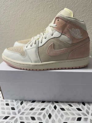 Zapatos para mujer NIKE Air Jordan 1 Mid SE (FQ1926-161, leche de coco/vela/rosa) talla 9 Foto 1 de 4