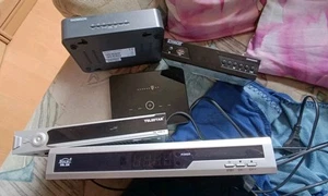 3 x SAT Receiver + 2 x Internet Box ohne Anschlüsse - Bild 1 von 2