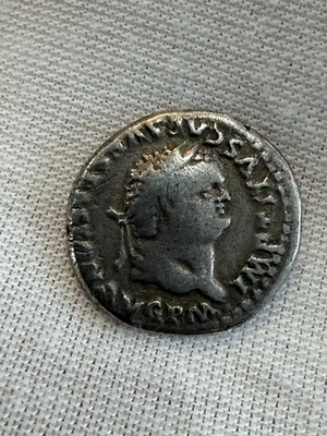 Trípode de plata imperial romano Titus Denarius reverso 79 - 81 dC C 323 RIC 131 Foto 1 de 4