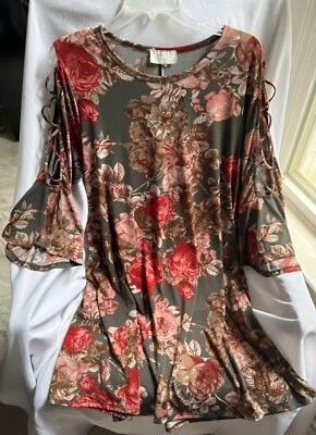 Vestido Janette Plus - Talla 2X Ver detalles en las mangas Foto 1 de 4