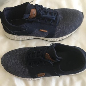 ladies bench trainers