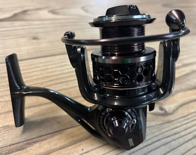 Taffi Tackle Rolle Traumfänger 2000 /4000 Angelrolle Spinrolle Raubfischrolle - Bild 1 von 4