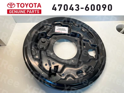 Conjunto de cubierta de placa de respaldo de freno trasero genuino Toyota Land Cruiser, diestro 47043-60090 Foto 1 de 4