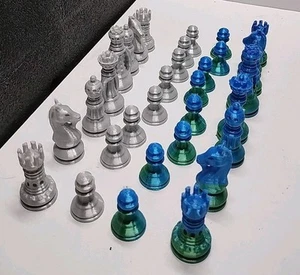 Schönes mehrfarbiges Schachspiel nach Maß OHNE Brett enthalten komplettes Set zum Selbermachen - Bild 1 von 8