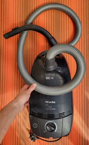 Miele ' S571 Superclean ' Cylinder Black Vacuum Cleaner Powers On Spares Repairs - Picture 1 of 15