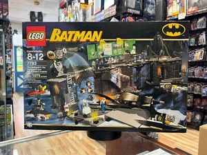 Batcave: The Penguin & Mr Freeze Invasion 7783 (Vintage LEGO, DC Comics) SEALED - Picture 1 of 20