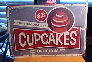 Premium Qualität Cupcakes, lecker Retro Vintage Blechschild 12" x 8" - Bild 1 von 2