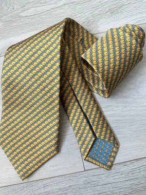 Corbata vintage para hombre Bvlgari amarilla estampada con logotipo de pez Foto 1 de 4