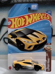 Hot Wheels 1:64 Safari Mode Lamborghini Huracan Sterrato (Yellow) - Picture 1 of 1