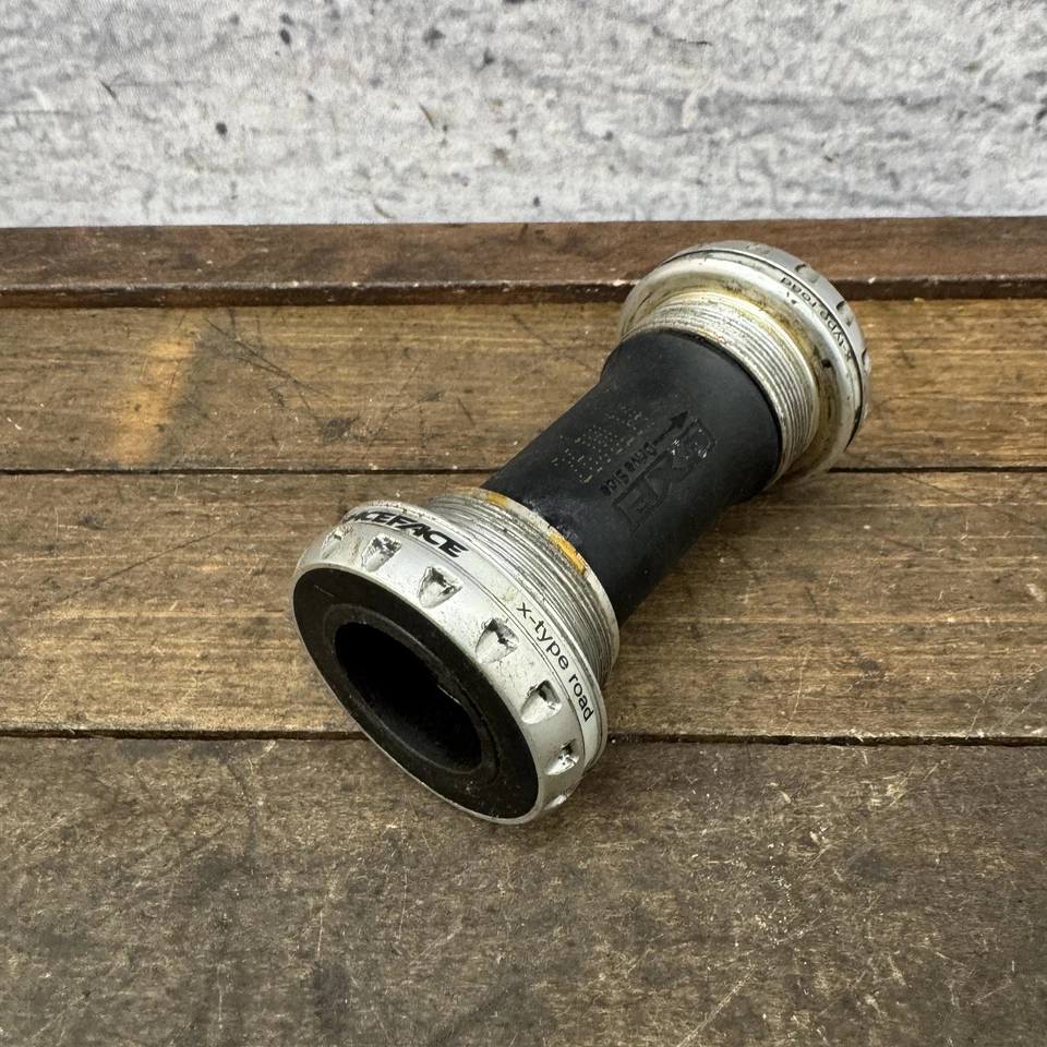 Race Face X-Type Road Bottom Bracket BSA 1.37x24T External 24mm Hollowtech II - Image 1 of 4