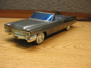 1/25 SCALE 1964 CADILLAC CONVERTIBLE--DESK TOP RADIO --UNIQUE, USED AS SHOWN - Picture 1 of 11