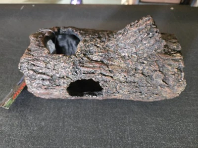 Zoo Med Sinking Poly Resin Aqualog - X-Large - Small chip on end - Image 1 of 3