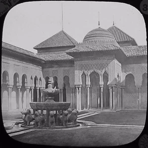Glass Magic Lantern Slide COURT OF LIONS MOORISH PALACE C1890 PHOTO SPAIN - Picture 1 of 2