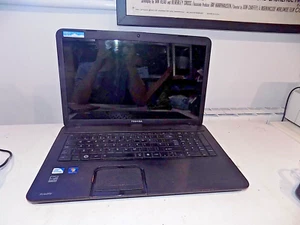 Toshiba Satellite C870-156 17.3’’ Laptop Black 8GB Ram 320GB UNTESTED SPARES - Picture 1 of 7
