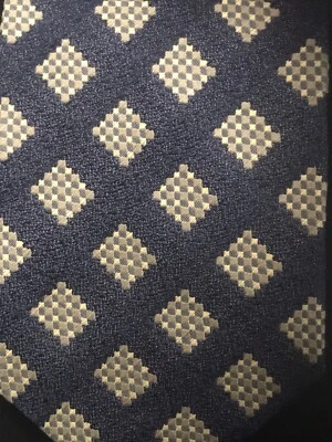 CORBATA DONNA KARAN ETIQUETA DORADA HECHA EN EE. UU. SEDA PARA HOMBRE Foto 1 de 4