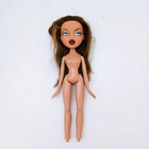MGA Bratz 2001 Yasmin Primera Edición Muñeca Desnuda Moda Muñeca Solo Sin Pies - Imagen 1 de 6