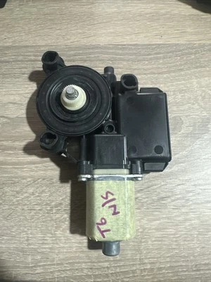 Vw Transporter T6 genuine Front Left Passenger car window motor — 第 1/4 张图片