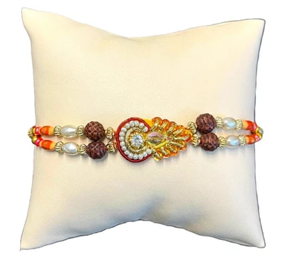 Rakhi de seda de diseñador para Bhaiya Bhabhi con cuerdas + Tika, pulsera joyería tela Foto 1 de 4