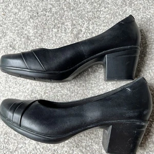 Clarks Ultimate Comfort Collection Emilie Mae schwarzer Damen-Pump Blockschuhabsatz - Bild 1 von 12