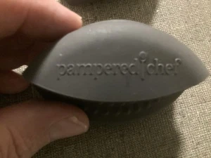 Pampered Chef Mini Silicone Hot Pan Grips - Picture 1 of 3