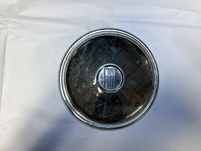 (1) 1969-1973 Fiat 850 Spider Hubcap, One Hubcap, Dog Dish, OEM, Vintage Part - Image 1 of 4