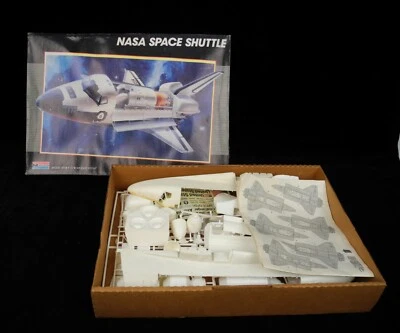 Kit montaggio in scatola vintage NASA SPACE SHUTTLE 1:72 Monogram -392 - Immagine 1 di 4