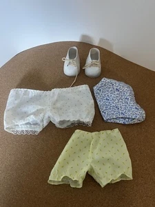Cabbage Patch lotto vestiti bambini, due pantaloncini paia di scarpe e altro articolo - Foto 1 di 11
