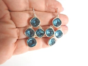 Pendientes colgantes vintage de metal tono plata cristal azul de diseñador - Imagen 1 de 5