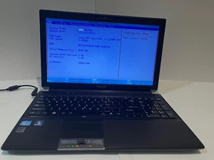 Toshiba Tecra R850 is a 15.6-inch laptop 128GB Ssd Win11 Pro. Line On Screen - Picture 1 of 6