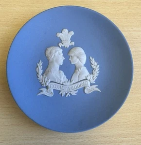 Vintage Retro Blue Wedgwood Jasperware Small Pin Dish - Charles & Diana Wedding - Picture 1 of 3